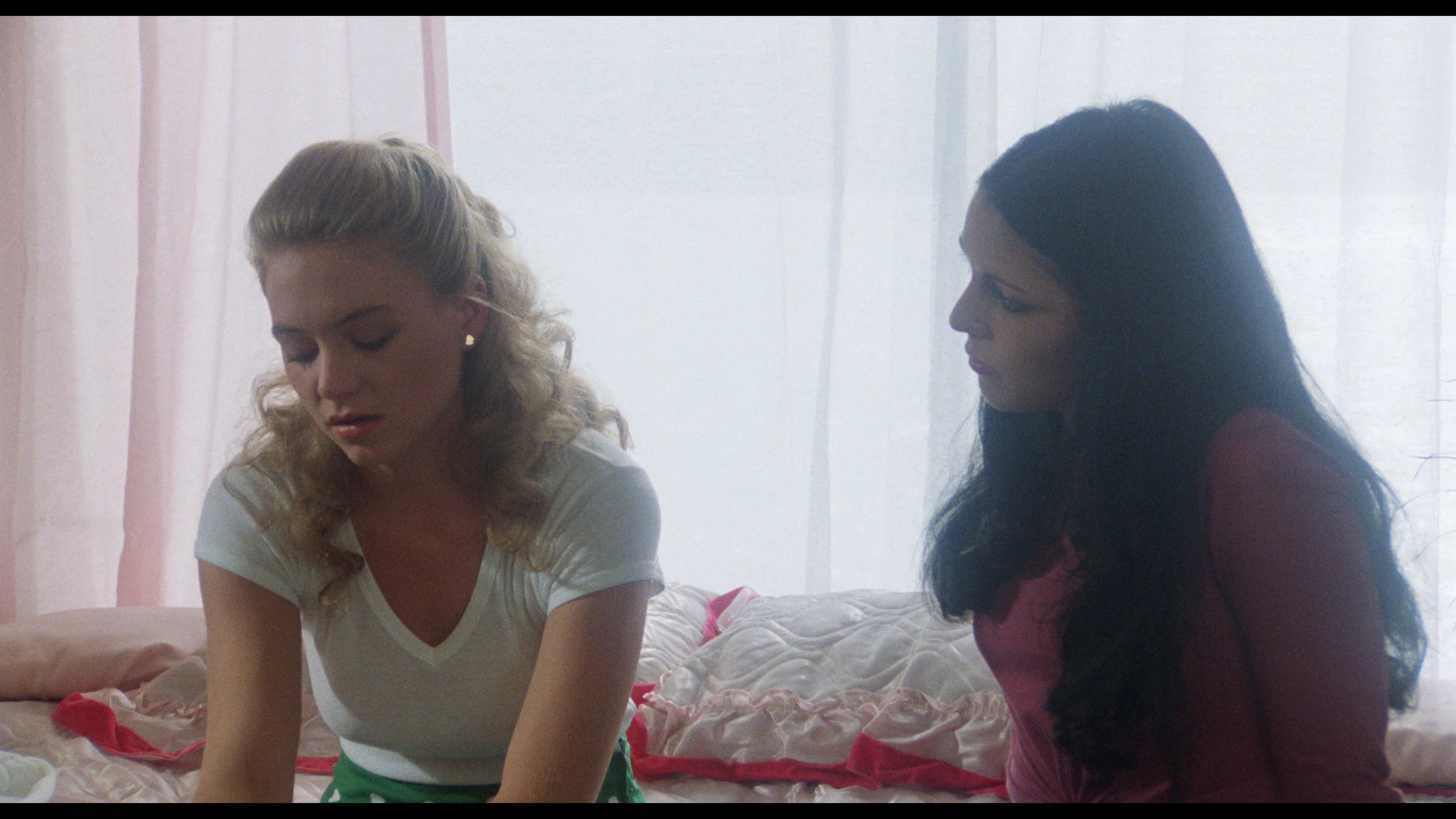 The Young Like It Hot / Sweet Young Foxes - Image 22